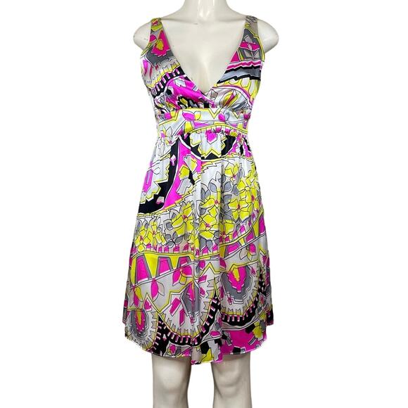 Alice & Trixie Sleeveless V-Neck 100% Silk Dress Size Medium - Picture 1 of 9